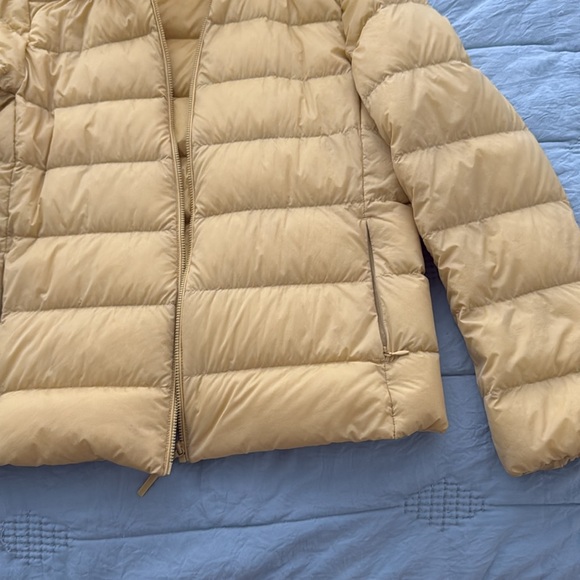 Uniqlo Ultra Light Down Jacket - Picture 3 of 7